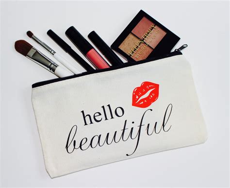 Custom Cosmetic & Makeup Bags .